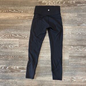 Black Cropped Lululemon leggings/capris